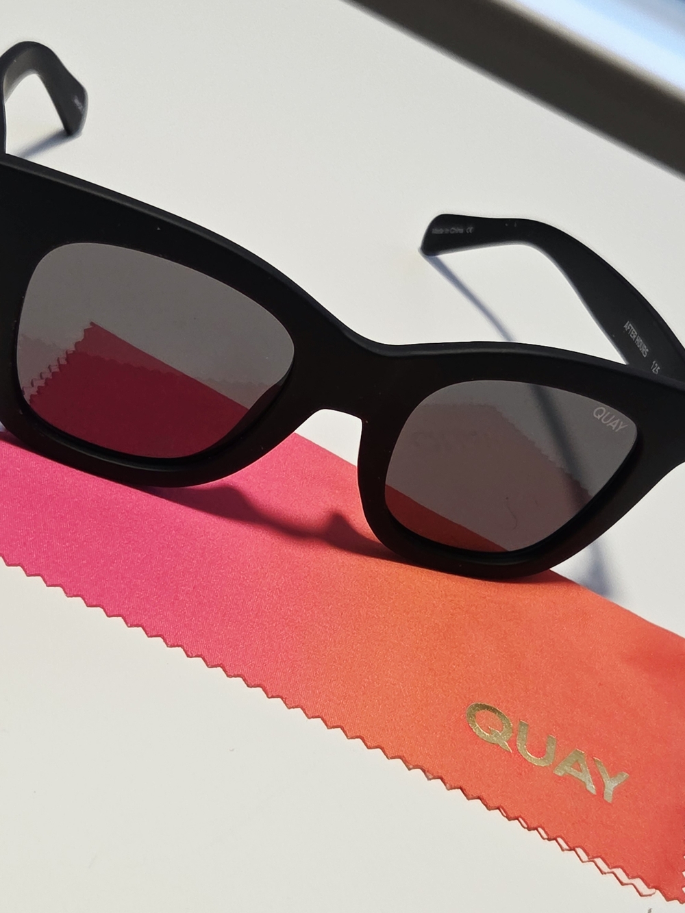 Quay Australia Black Cat-Eye Sunglasses - Black
